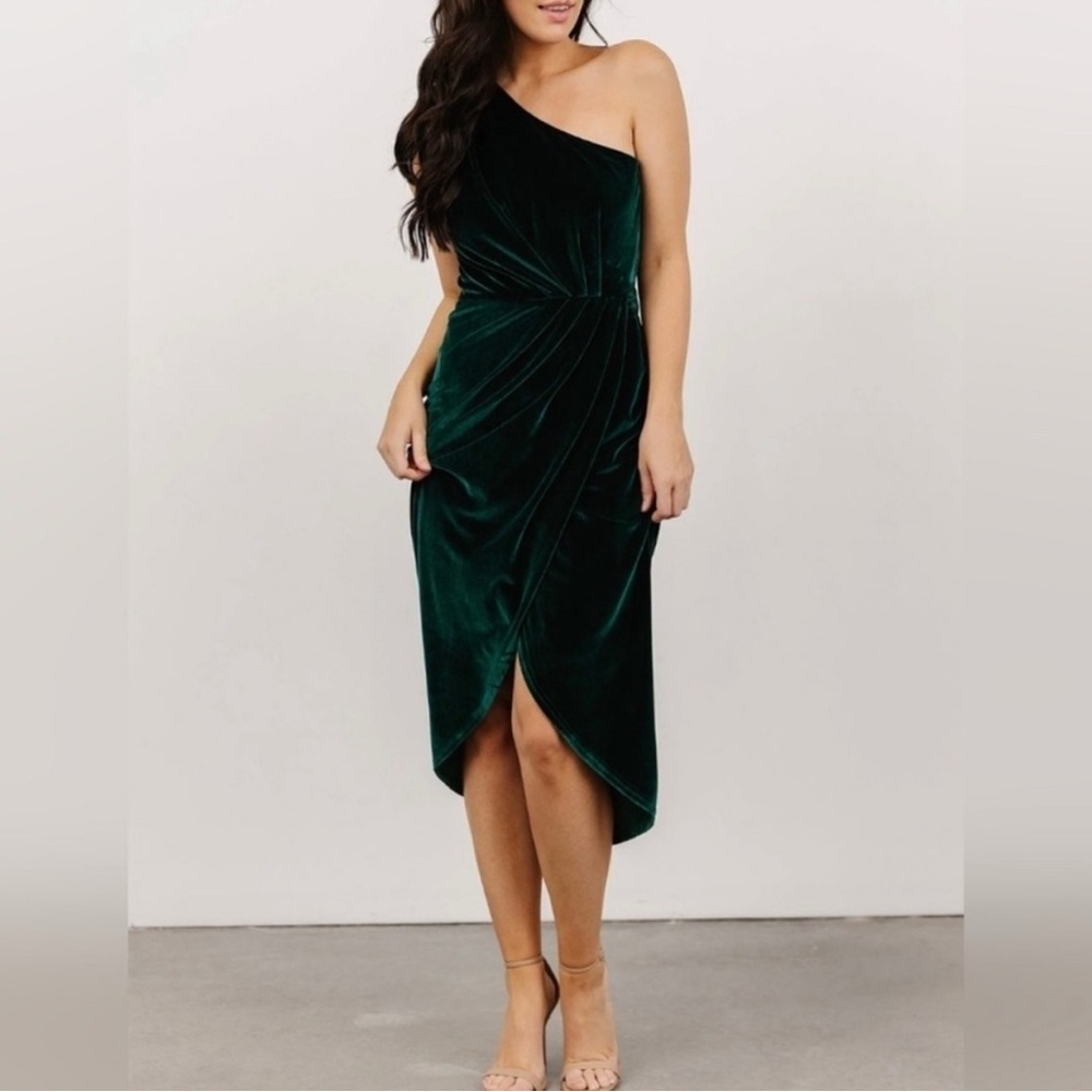 Elegant Green Velvet Dress